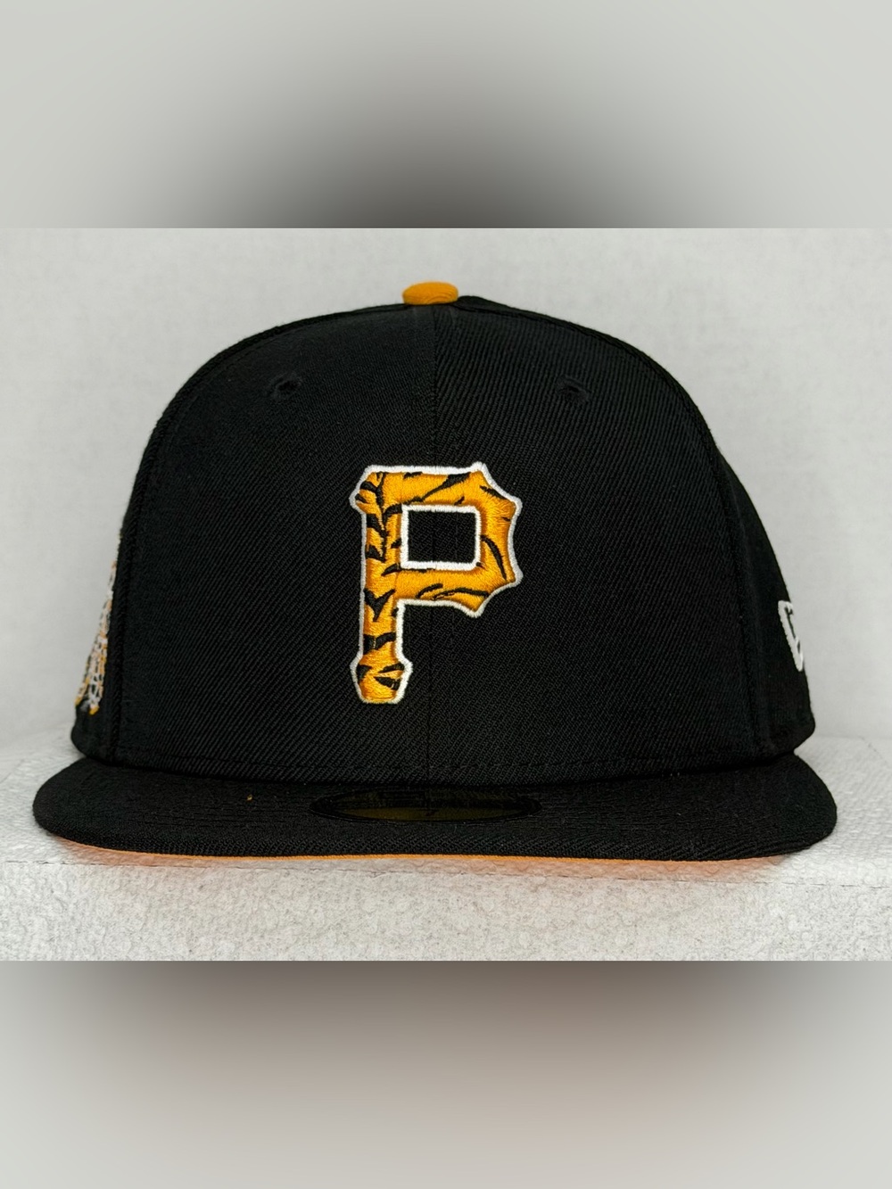 New Era Pittsburgh Pirates 59FIFTY Tiger Fill Fitted Hat Size 7 NWT Black MLB